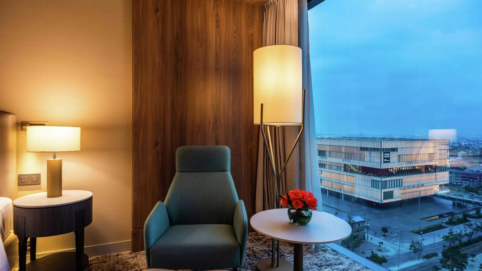 Отель Hilton Bogota Corferias 4*,
